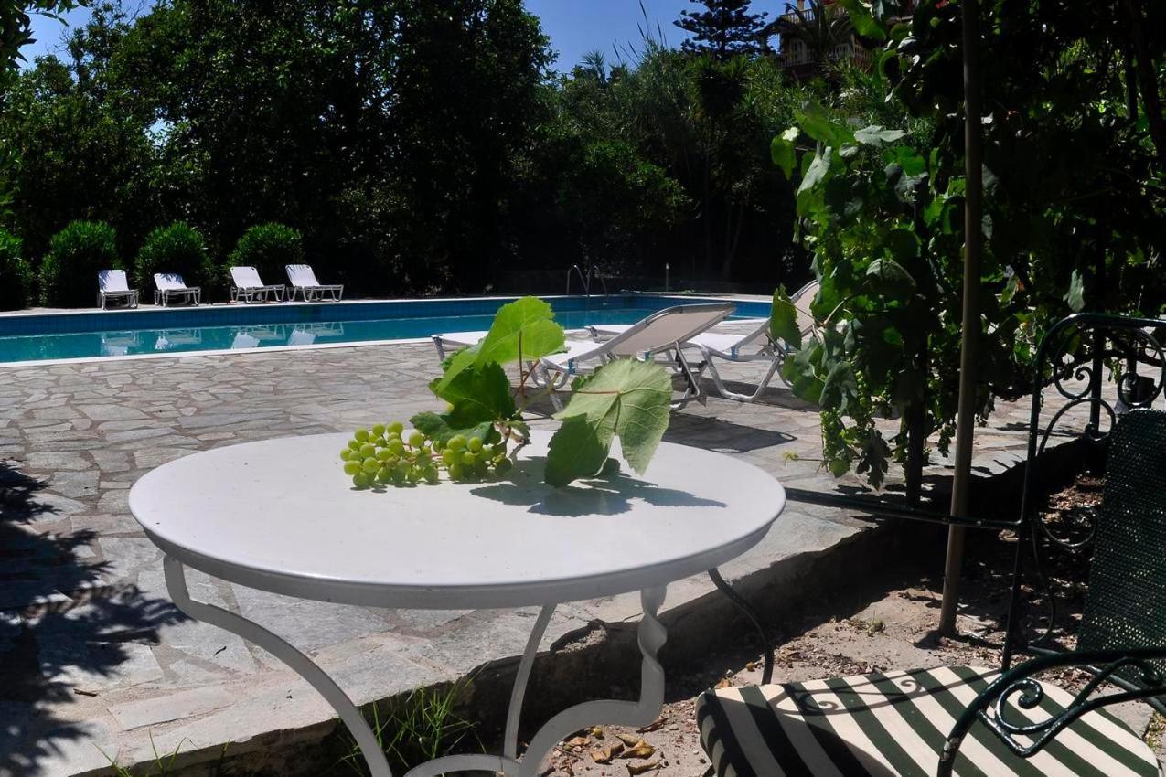 Orange Grove Suites Бенитсес Экстерьер фото