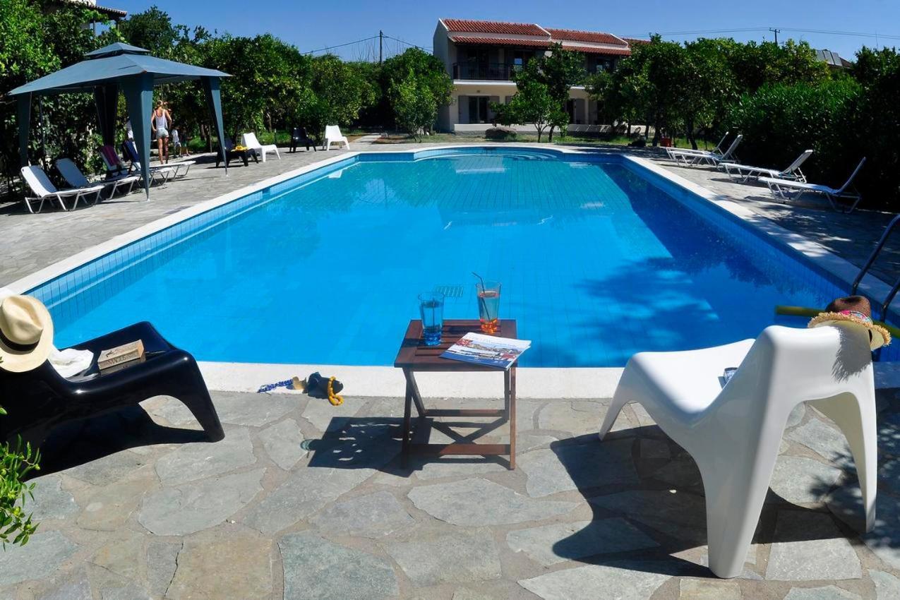 Orange Grove Suites Бенитсес Экстерьер фото