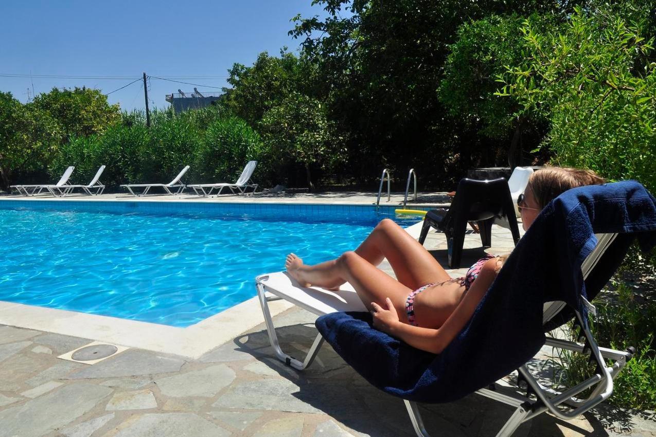 Orange Grove Suites Бенитсес Экстерьер фото