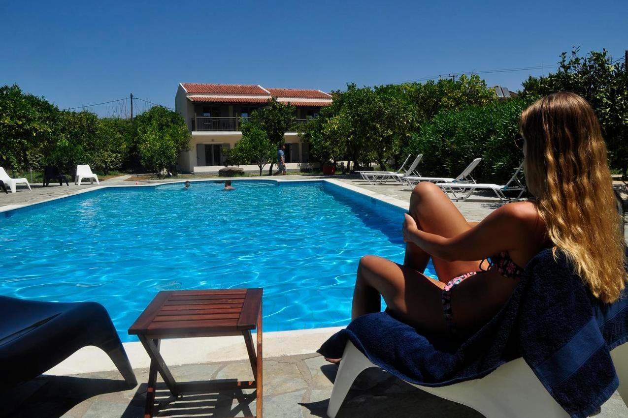 Orange Grove Suites Бенитсес Экстерьер фото