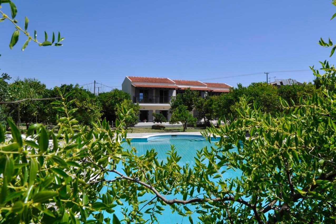 Orange Grove Suites Бенитсес Экстерьер фото