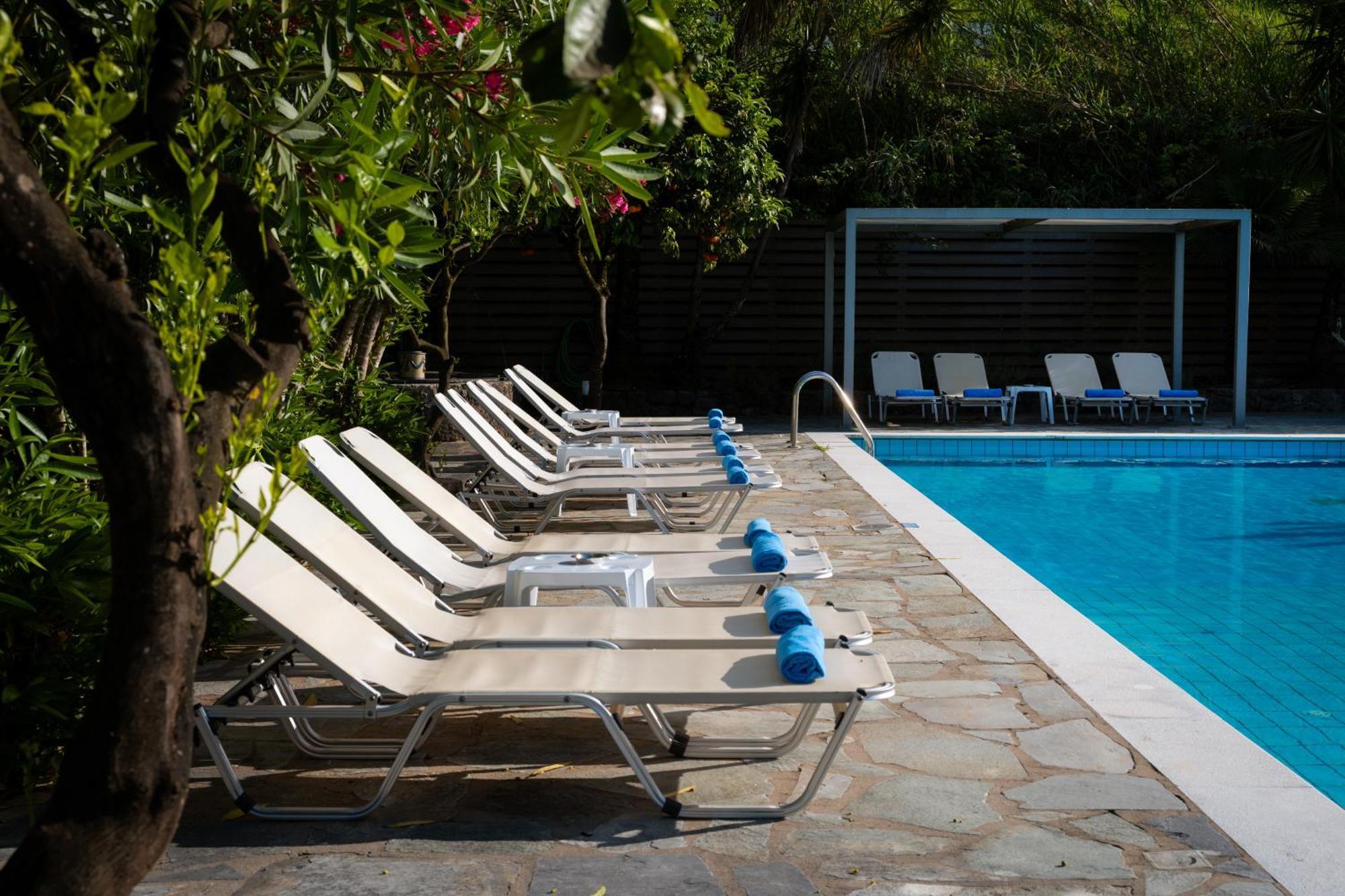 Orange Grove Suites Бенитсес Экстерьер фото