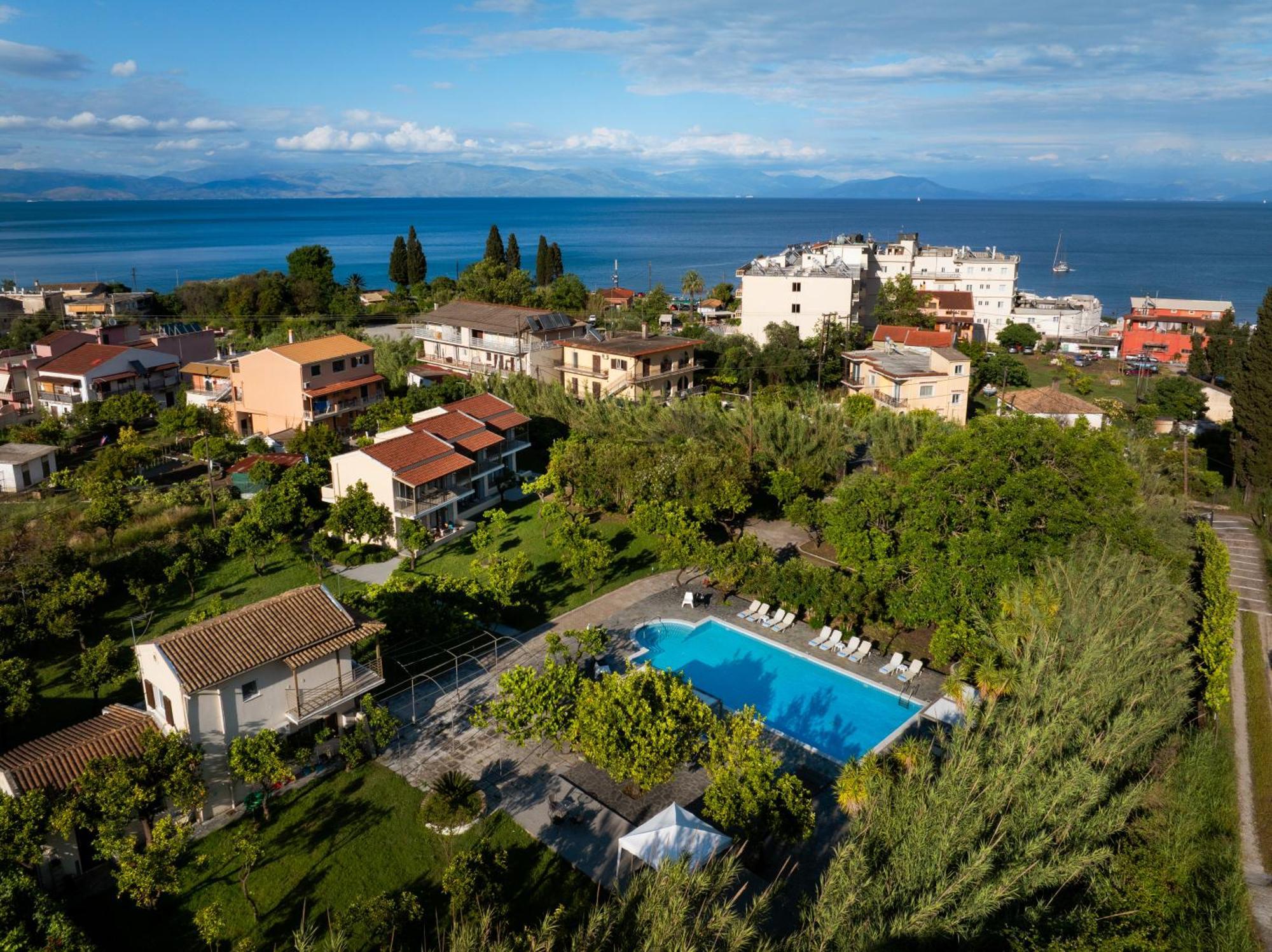 Orange Grove Suites Бенитсес Экстерьер фото